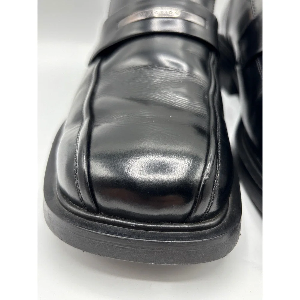 Kenneth Cole Reaction description sharp
